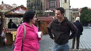 Old tourist is picked up and screwed on floor - porn video