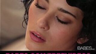 Brunette beauty cums hard - porn video