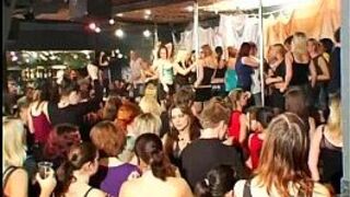 Crazy chicks suck cocks - porn video