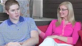 Darryl Hanah teaches a guy how to satisfy his girlfriend - porn video