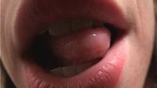 Feet and lens lick - porn video