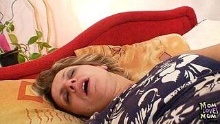 Kinky mature mom first time masturbation video - porn video
