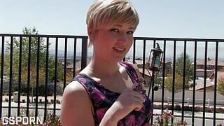 Hot blonde girl show her hairy pussy in the bathtub - porn video